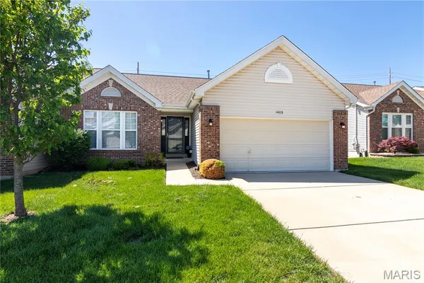 $299,900 | 1405 Garnet Drive, O'Fallon, MO 63366