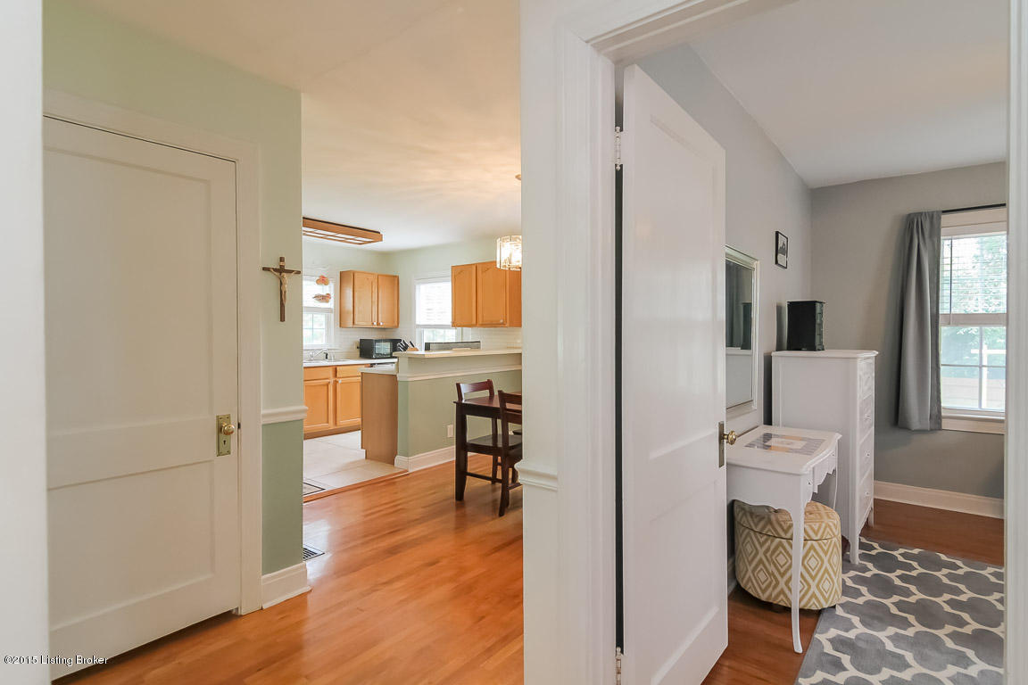 4026 Gloucester Road Louisville, KY 40207 - Photo 35 of 64 33