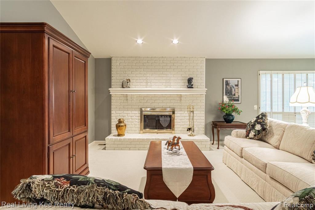 1329 Greenleaf Drive Rochester Hills, MI 48309 - Photo 6 of 49