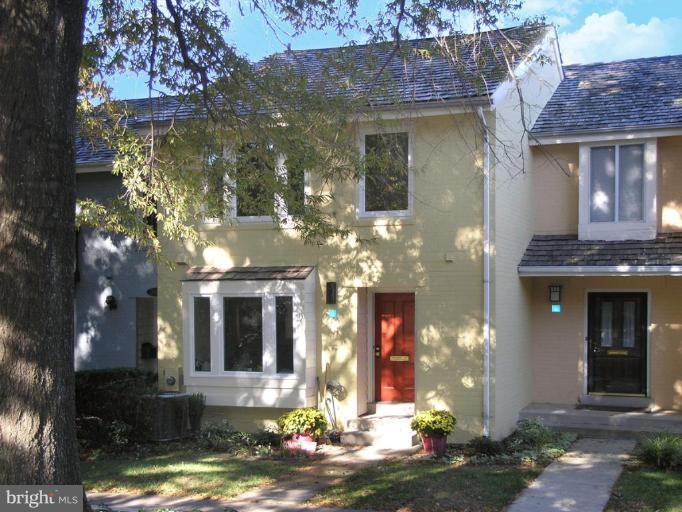 2012 Chadds Ford Drive Reston, VA 20191 - Photo 2 of 30 Exterior #2