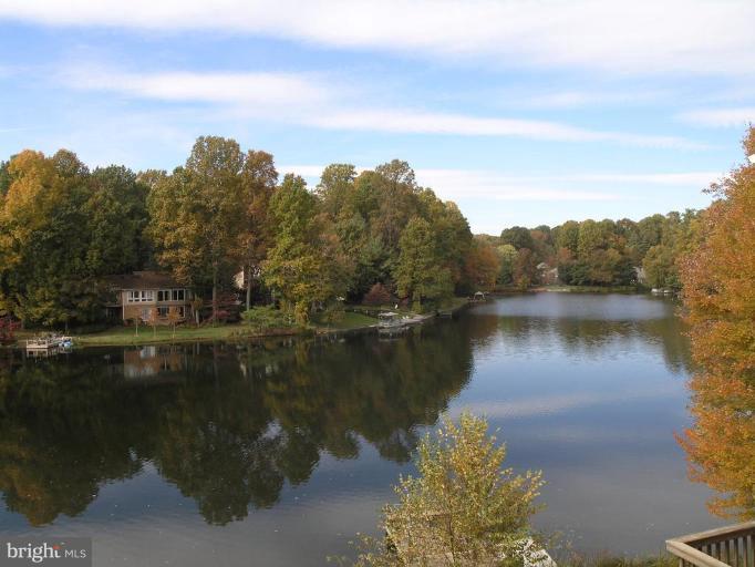 2012 Chadds Ford Drive Reston, VA 20191 - Photo 18 of 30 Lake View 2