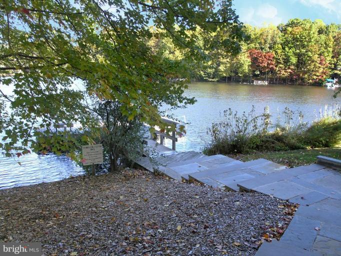 2012 Chadds Ford Drive Reston, VA 20191 - Photo 26 of 30 Community Amenities 2