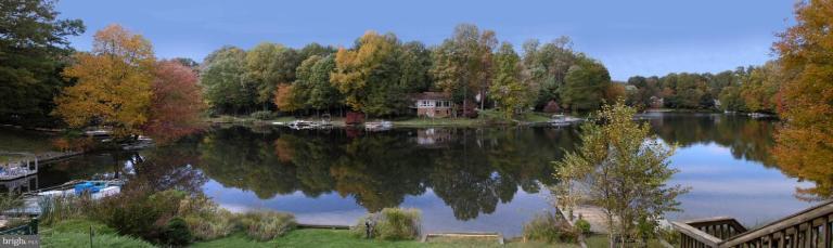 2012 Chadds Ford Drive Reston, VA 20191 - Photo 4 of 30 Lake View