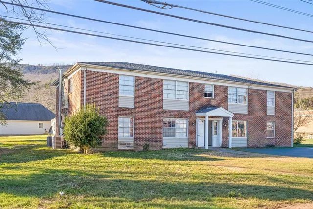 $385,000 | 411 Elm Avenue, Jasper, TN 37347