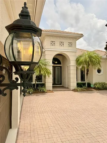 $1,989,000 | 6919 Dominion Lane, Lakewood Ranch, FL 34202