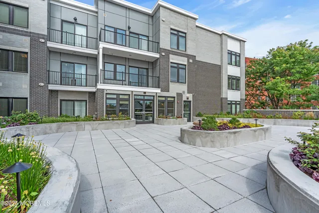 $3,800 | 120 Monmouth Street, Unit WATSON205, Red Bank, NJ 07701