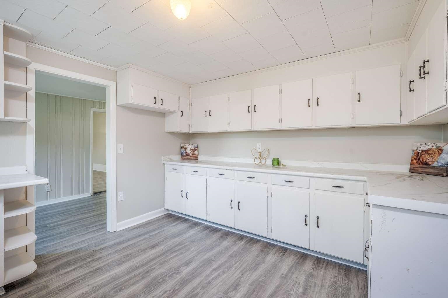 282 Tucapau Road Wellford, SC 29385 - Photo 7 of 21