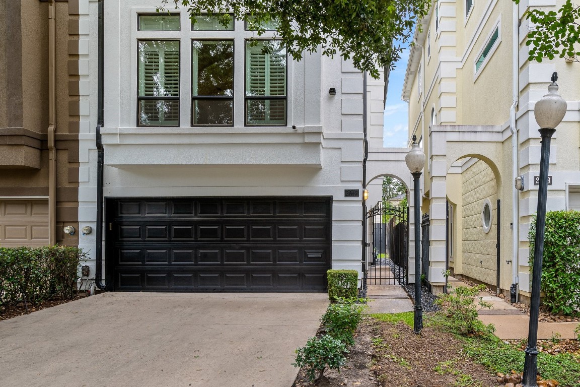 2017 Morse Street Houston, TX 77019 - Photo 2 of 37
