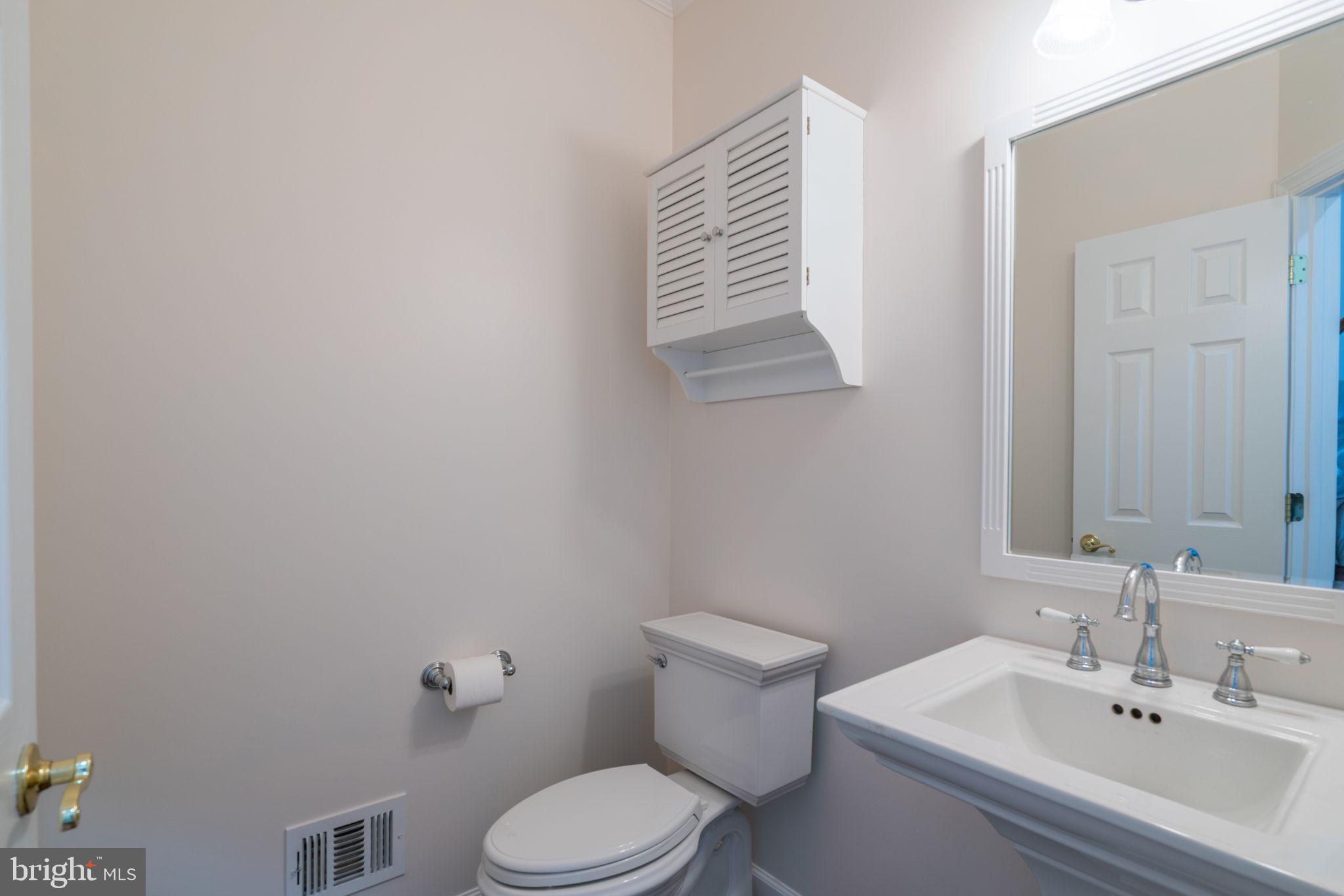 8038 Holland Road Alexandria, VA 22306 - Photo 25 of 62 Gallery Image 25