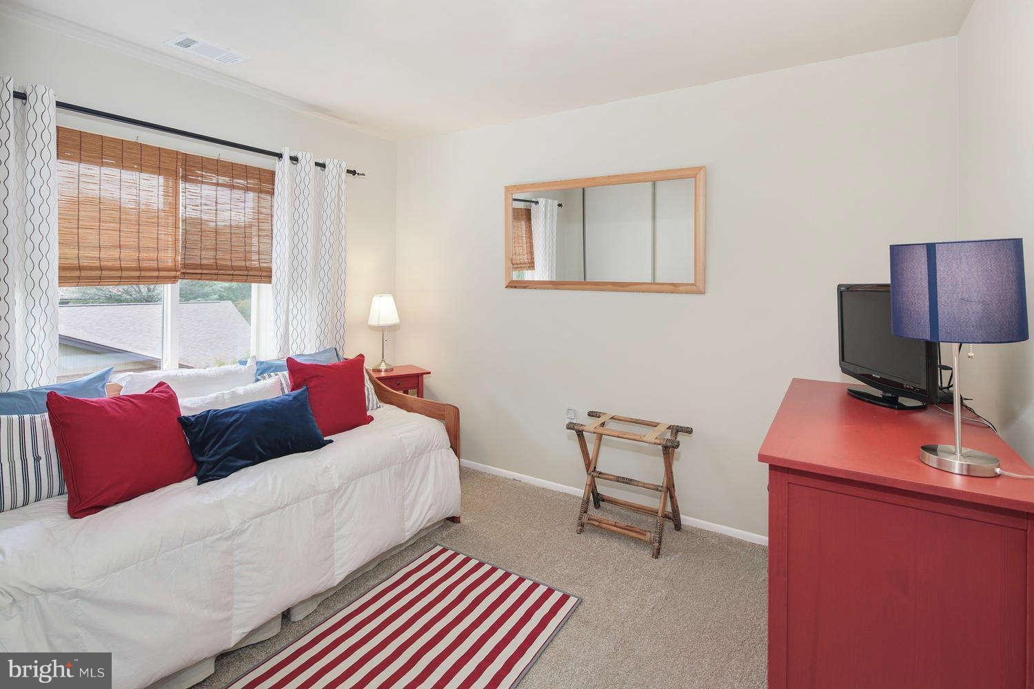 5908 Hall Street Springfield, VA 22152 - Photo 18 of 26 Bedroom