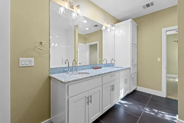 $6,495 | 2609 Oak Haven Drive, Austin, TX 78704