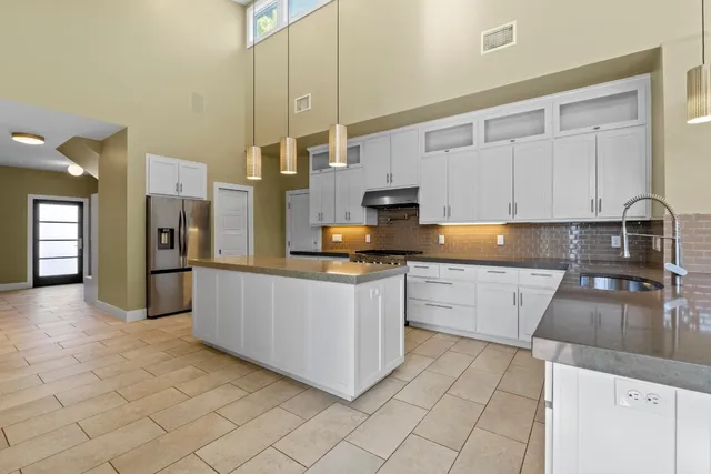 $6,495 | 2609 Oak Haven Drive, Austin, TX 78704