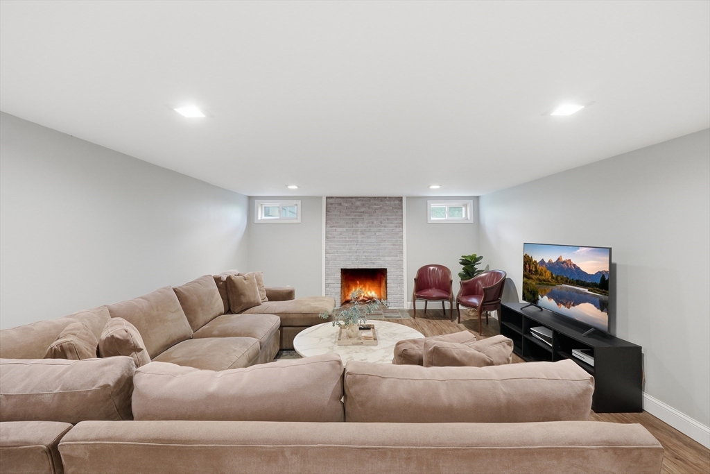 74 Framingham Road Marlborough, MA 01752 - Photo 29 of 41
