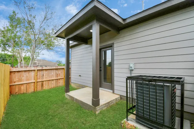 $1,850 | 9806 Nedwald Street, Houston, TX 77029