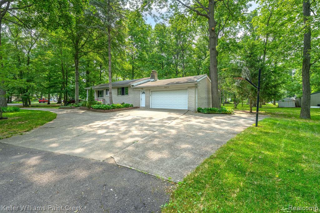 2473 Frankson Avenue Rochester Hills, MI 48307 - Photo 2 of 16