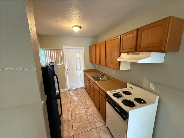 $1,390 | 1751 Northwest 29th Street, Unit 3, Miami, FL 33142