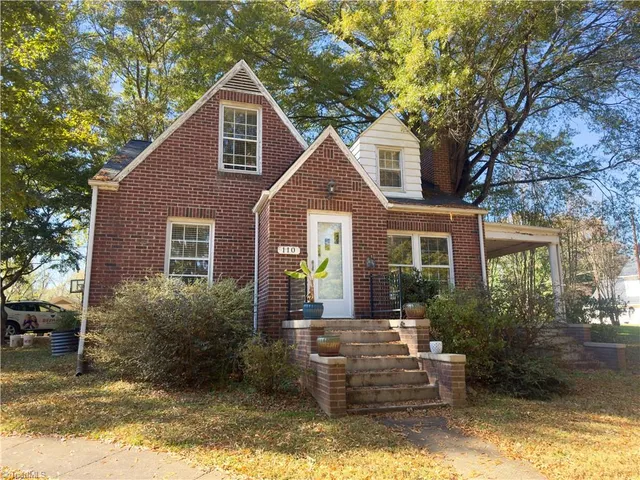 $200,000 | 110 Harris Avenue, Elkin, NC 28621