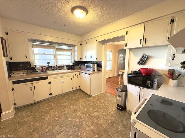 $200,000 | 110 Harris Avenue, Elkin, NC 28621