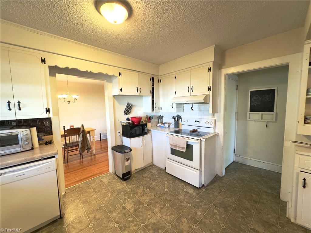 110 Harris Avenue Elkin, NC 28621 - Photo 14 of 34