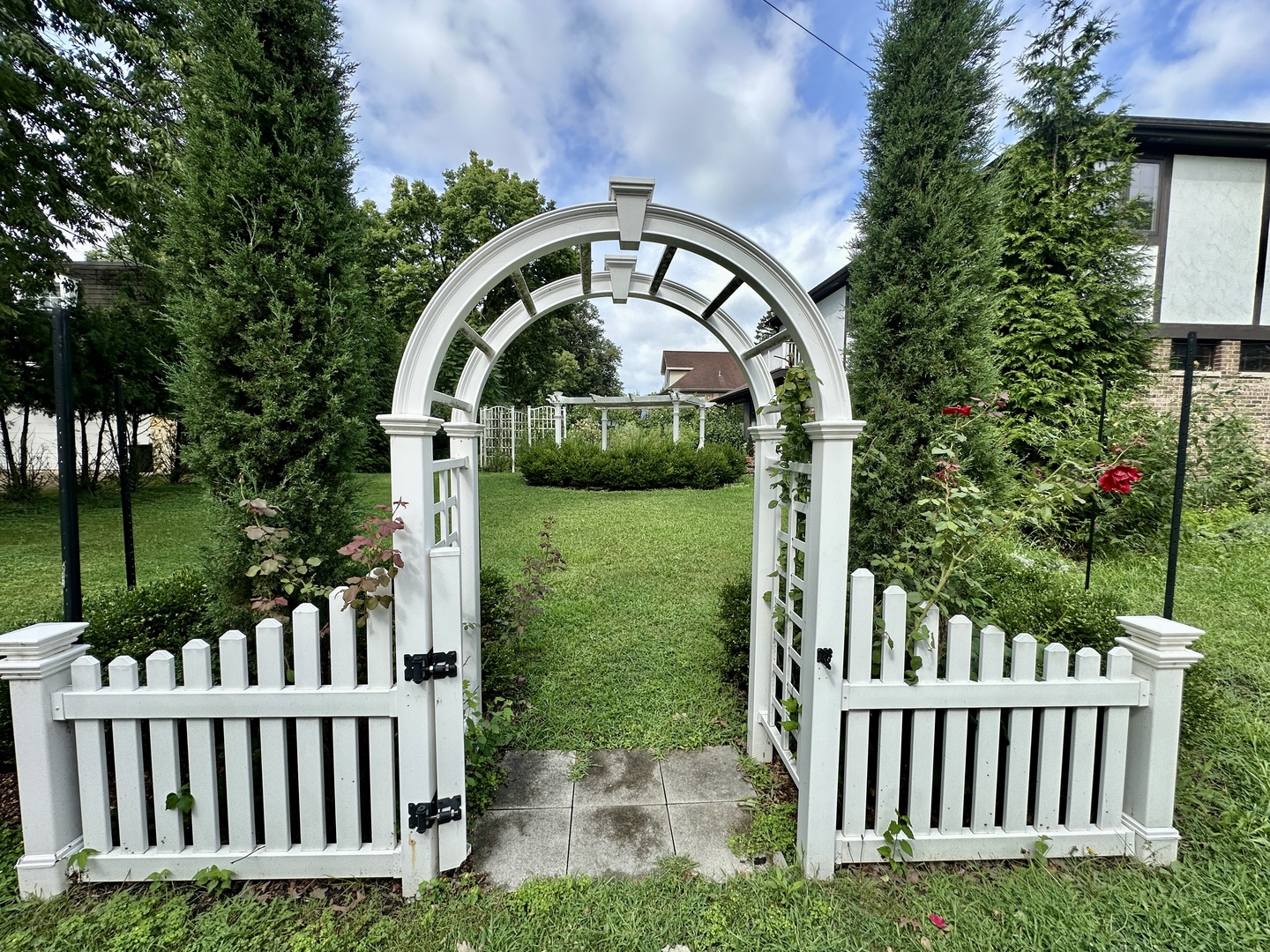 8207 West 30th Street North Riverside, IL 60546 - Photo 34 of 39 a view of a garden with a fence