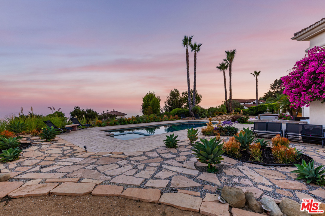 27425 Calicut Road Malibu, CA 90265 - Photo 12 of 22