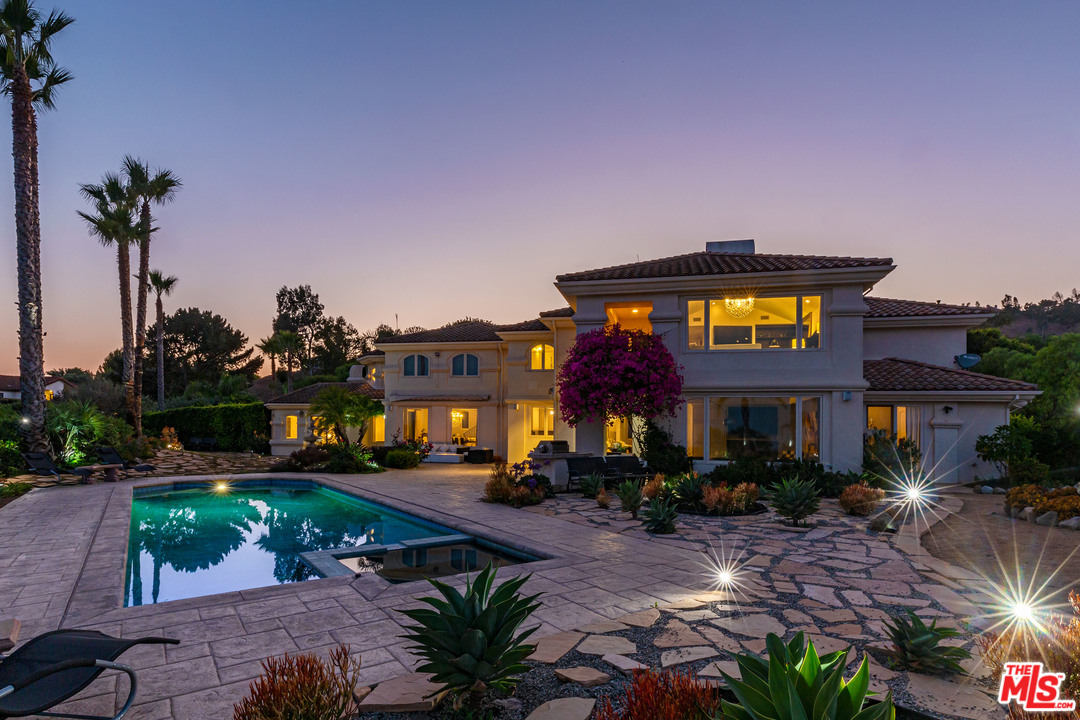 27425 Calicut Road Malibu, CA 90265 - Photo 17 of 22