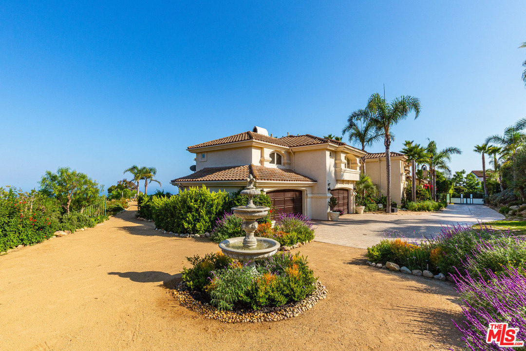 27425 Calicut Road Malibu, CA 90265 - Photo 6 of 22