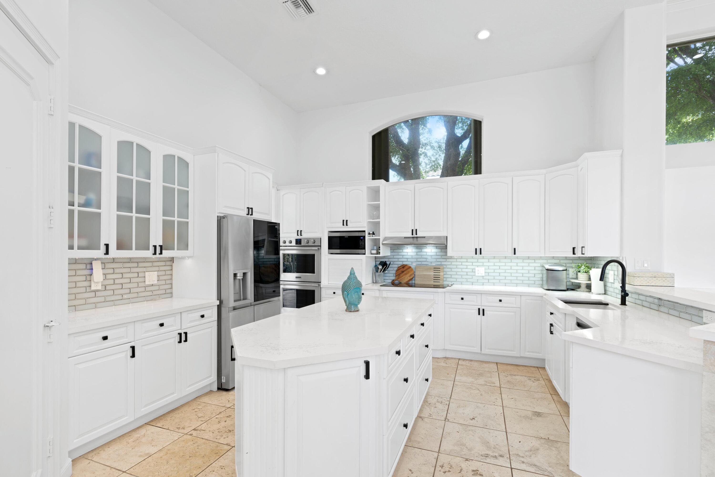 7796 Mandarin Drive Boca Raton, FL 33433 - Photo 10 of 36 Center Island