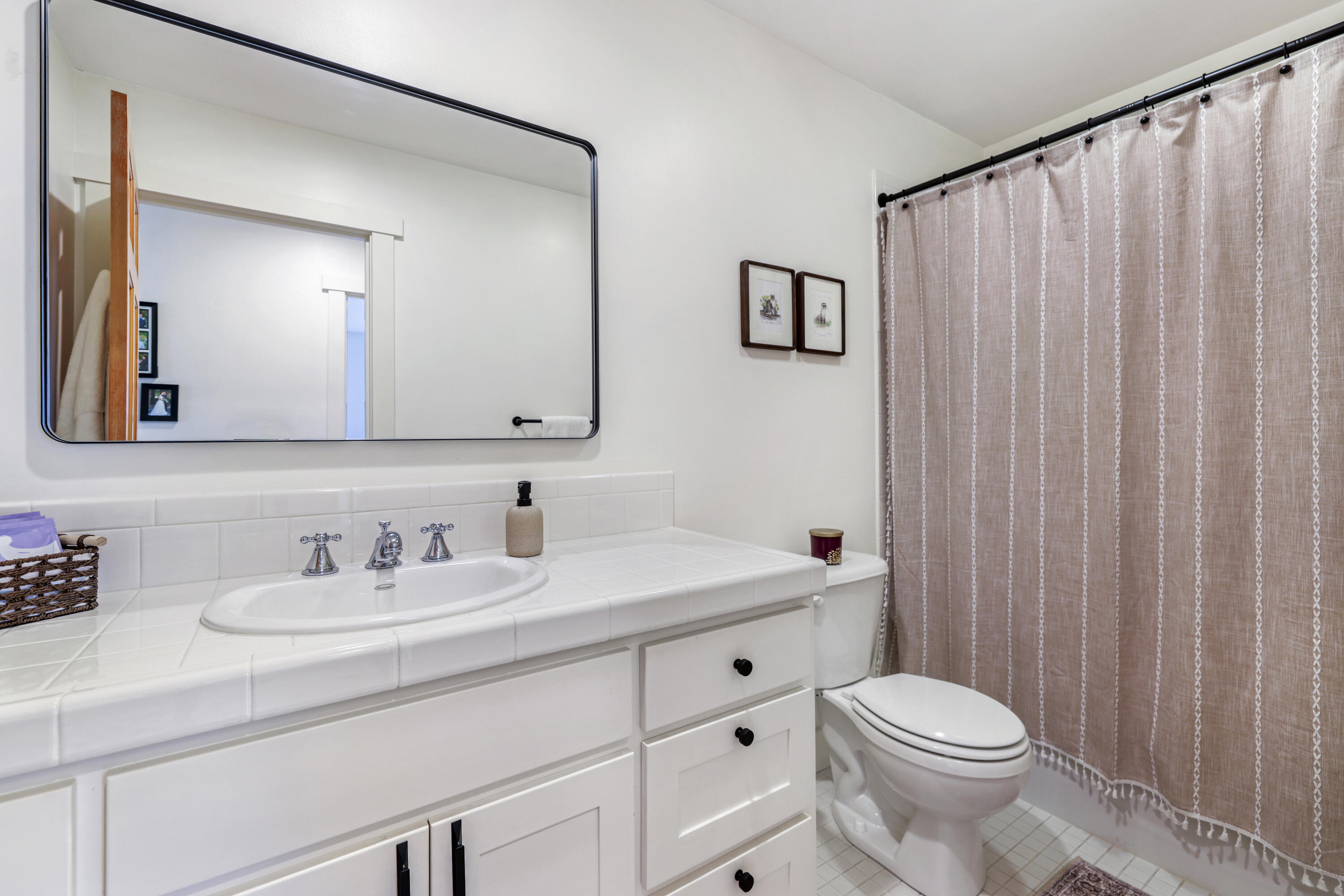 1430 2nd Avenue North Hailey, ID 83333 - Photo 34 of 45 Shared bathroom for bd #2 and #3