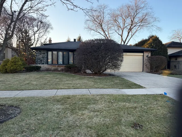 $520,000 | 7700 Apple Tree Lane, Willowbrook, IL 60527