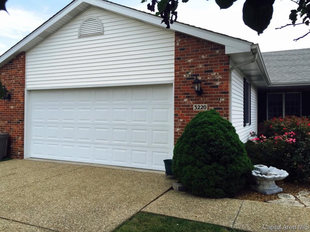 3220 Sequoia Drive Springfield, IL 62712 - Photo 2 of 11 Gallery Image 2