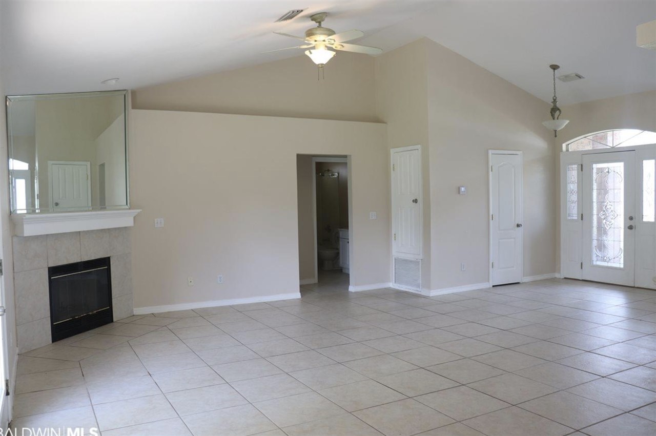 504 Orchard Lane Foley, AL 36535 - Photo 5 of 6 Living Room