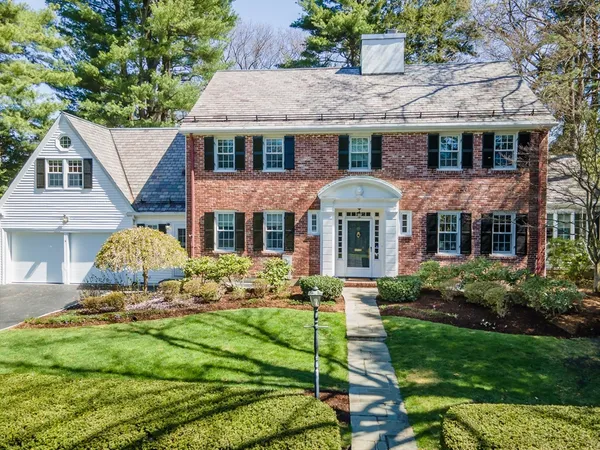 $2,269,000 | 35 Arnold Road, Wellesley, MA 02481