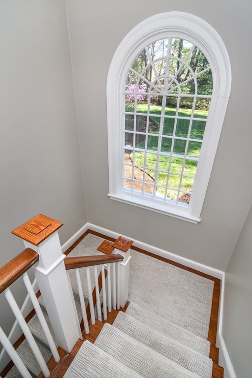 35 Arnold Road Wellesley, MA 02481 - Photo 14 of 28