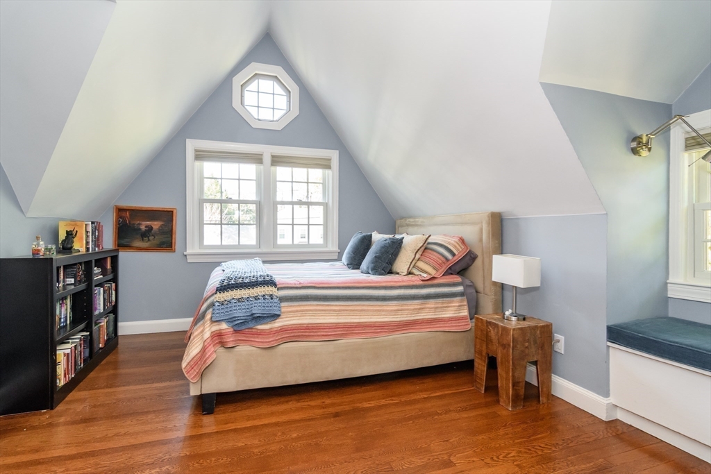 35 Arnold Road Wellesley, MA 02481 - Photo 19 of 28