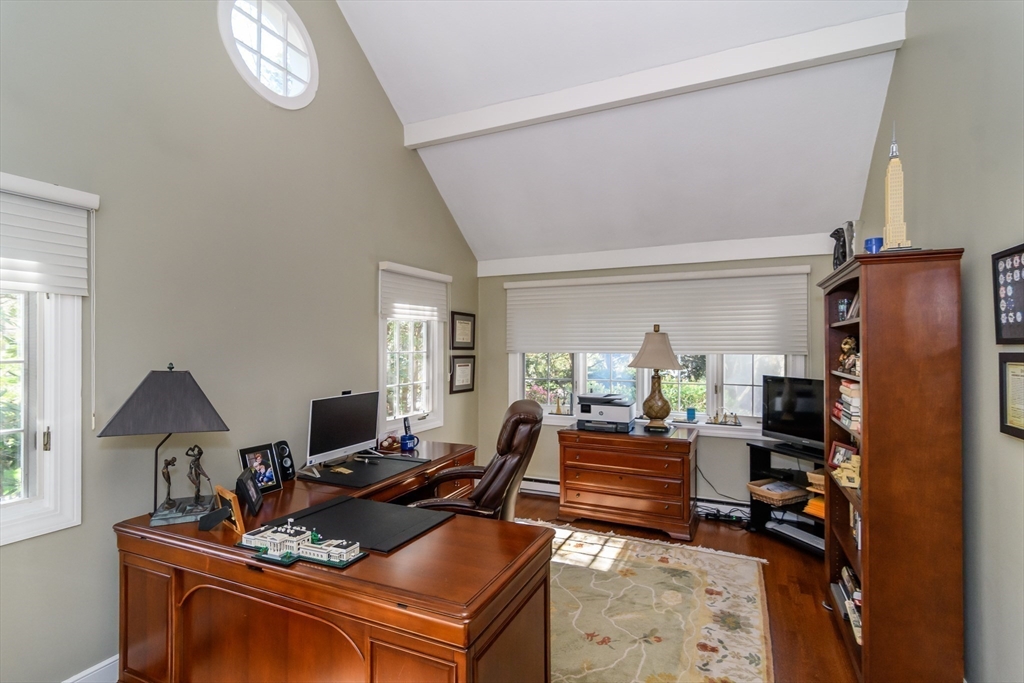 35 Arnold Road Wellesley, MA 02481 - Photo 8 of 28
