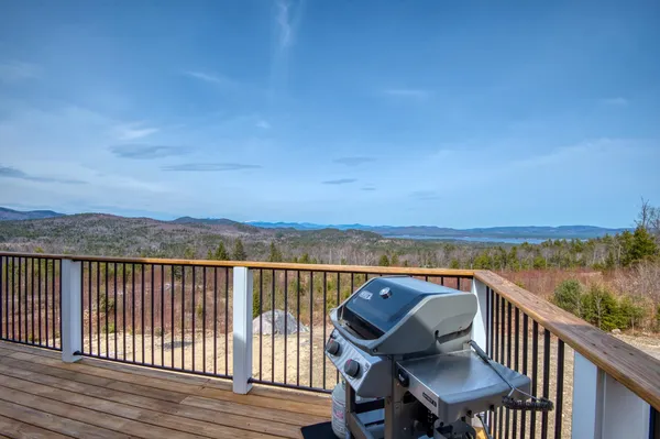 $1,000,000 | 93 Blake Hill Road, Ossipee, NH 03814