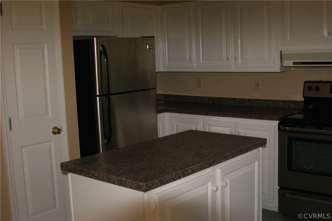 17035 Wilkinson Road Dinwiddie, VA 23841 - Photo 5 of 23 Gallery Image 5