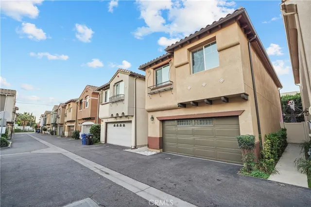 $779,900 | 7619 Patriot Way, Van Nuys, CA 91405