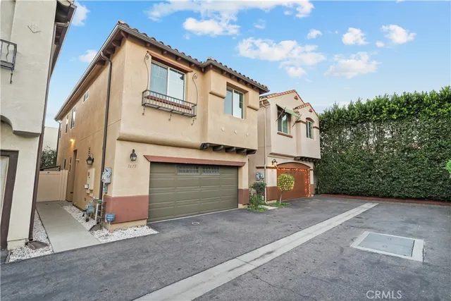 $779,900 | 7619 Patriot Way, Van Nuys, CA 91405