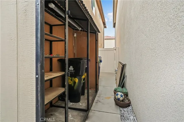 $779,900 | 7619 Patriot Way, Van Nuys, CA 91405