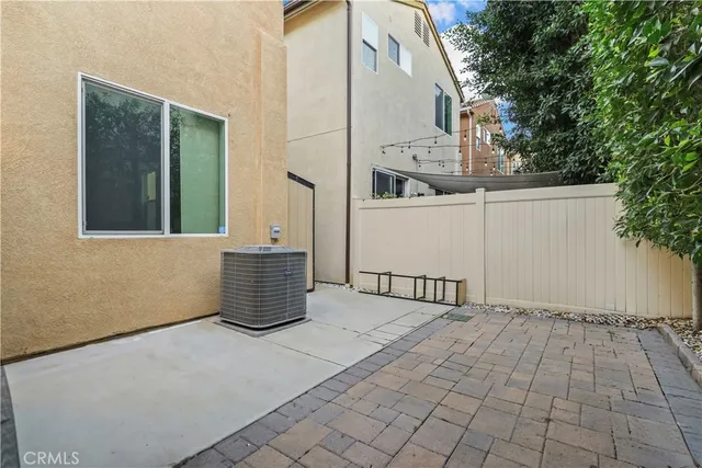 $779,900 | 7619 Patriot Way, Van Nuys, CA 91405