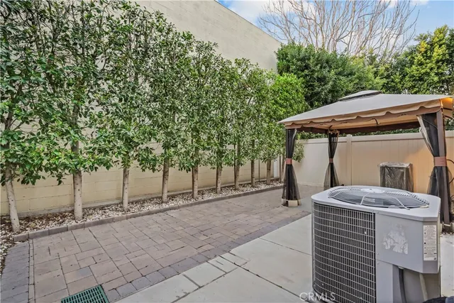 $779,900 | 7619 Patriot Way, Van Nuys, CA 91405