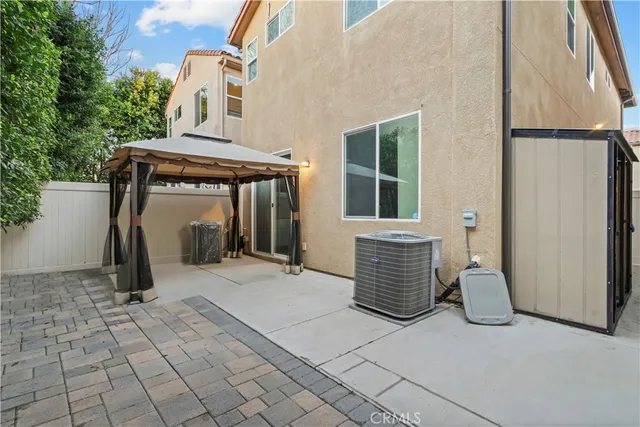$779,900 | 7619 Patriot Way, Van Nuys, CA 91405