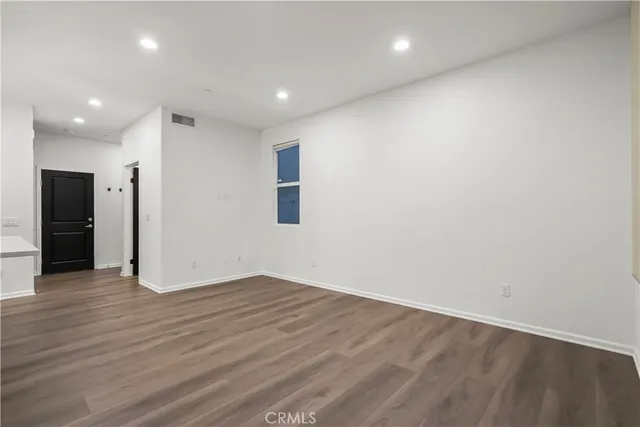 $779,900 | 7619 Patriot Way, Van Nuys, CA 91405