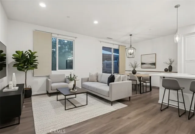 $779,900 | 7619 Patriot Way, Van Nuys, CA 91405