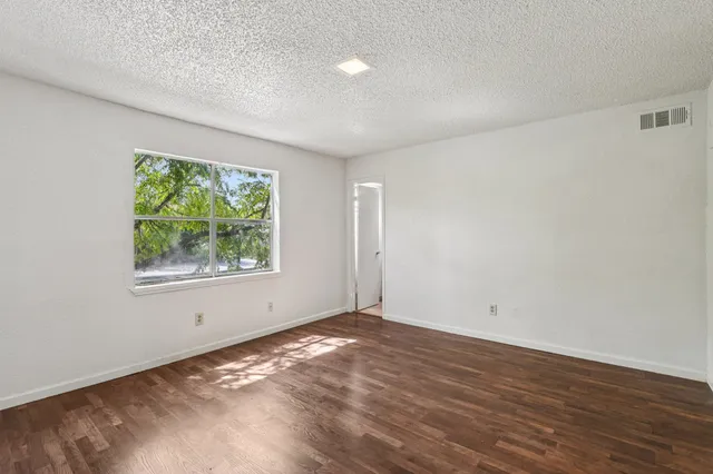 $144,900 | 7700 Creekbend Drive, Unit 70, Houston, TX 77071