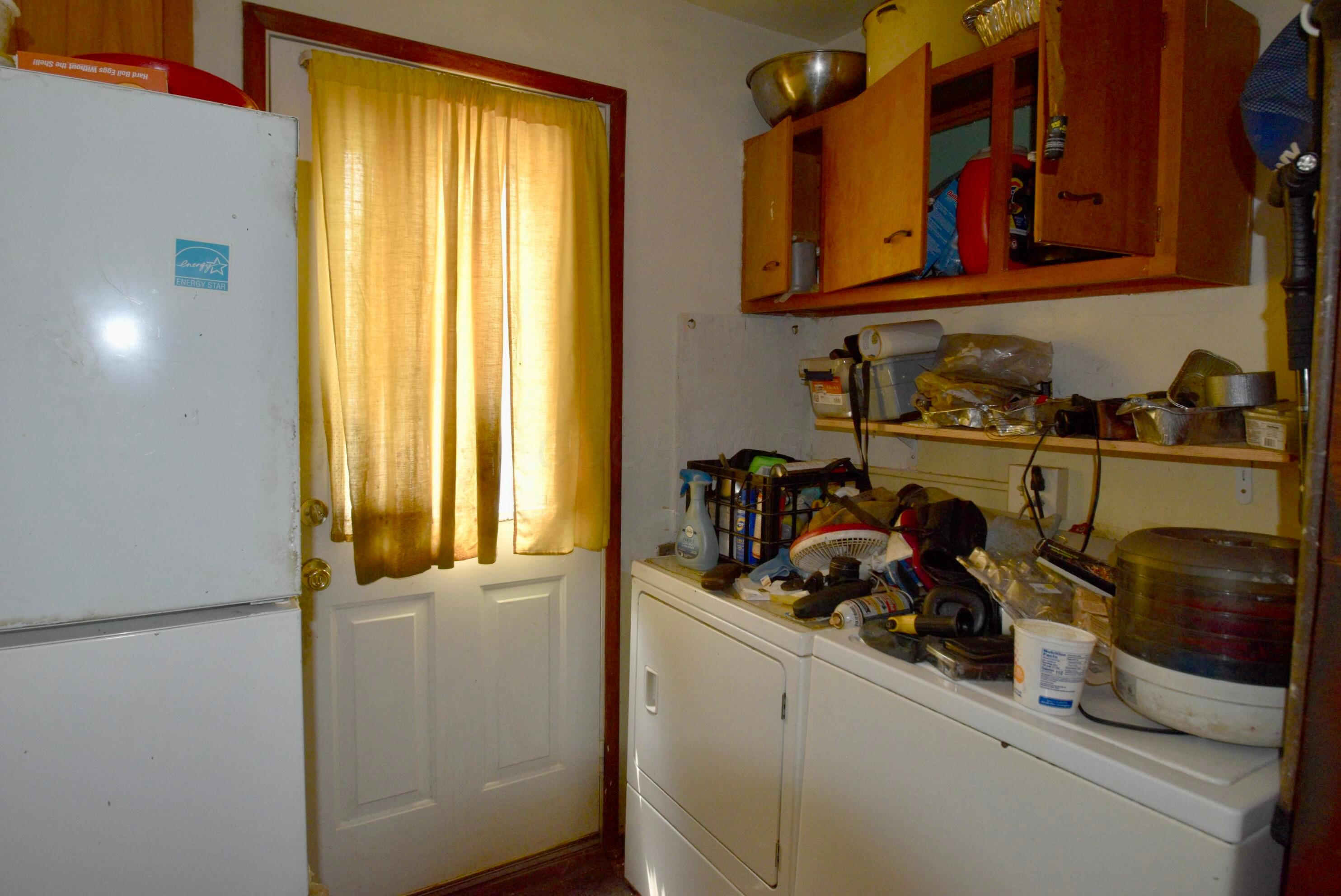 4027 Rickenbacker Avenue Columbus, OH 43213 - Photo 9 of 16 DSC_2527