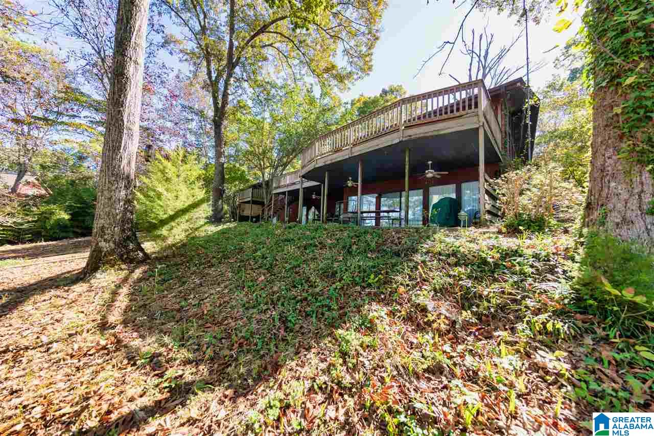 647 Ridgeway Circle Talladega, AL 35160 - Photo 4 of 48