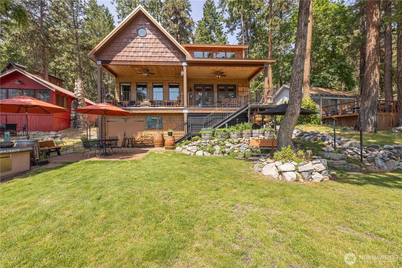 11532 South Lakeshore Road Chelan, WA 98816 - Photo 23 of 40 Gallery Image 23